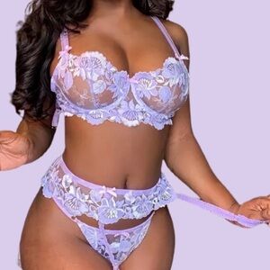Floral Embroidered Lavender Lingerie Set S